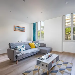 Appartement Entier: Calme, Spacieux, 2 Chambres., Marseille