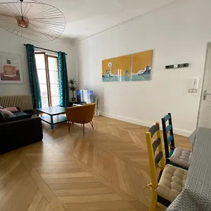 Appartement Superbe T2 Haussmannien Au Coeur De, Marseille